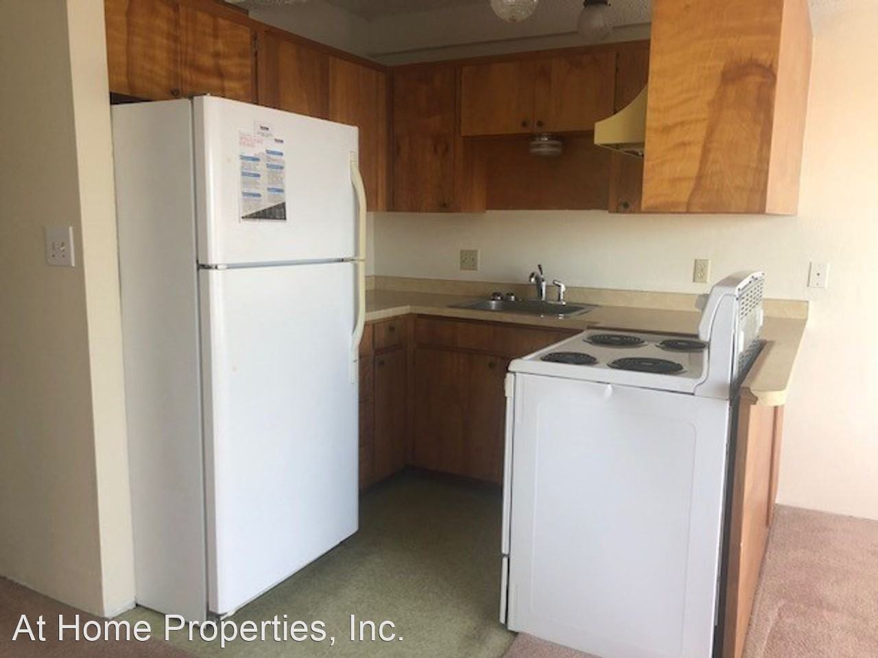 426 SW 2nd St - Photo 3 of 10