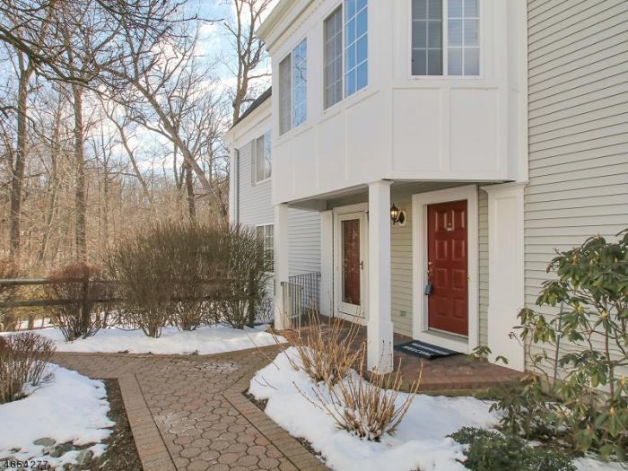 141 Riveredge Dr - Photo 2 of 23