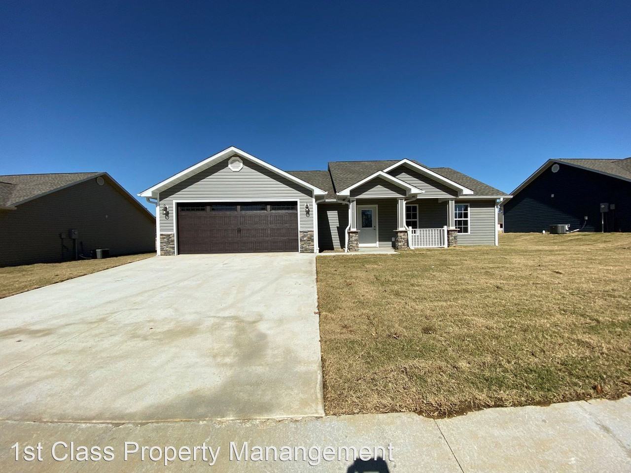 124 Lincoln Dr