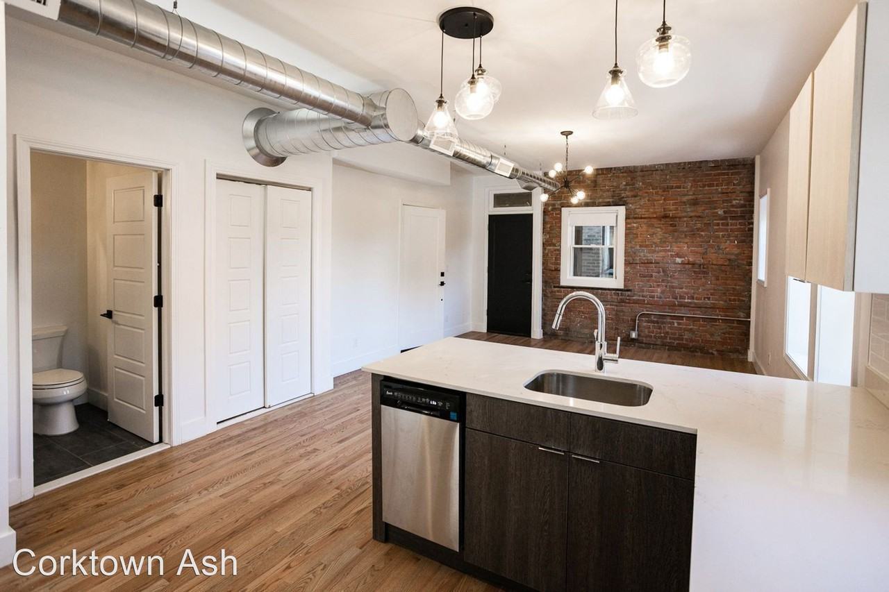 3143 Trumbull - Photo 2 of 8