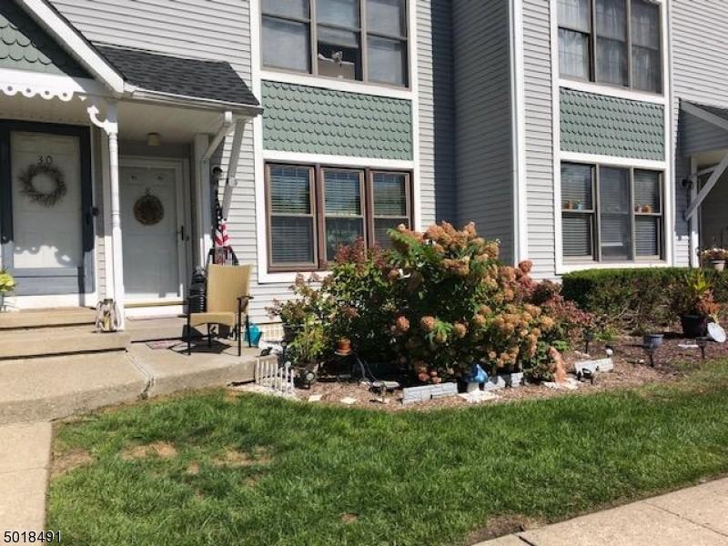 8 Burlington Ct - Photo 2 of 2