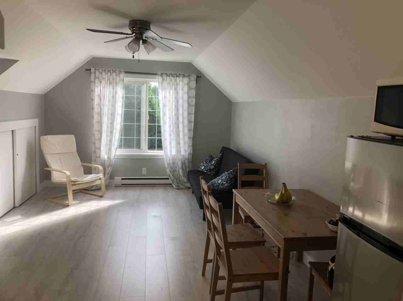 11843 203 St - Photo 3 of 9