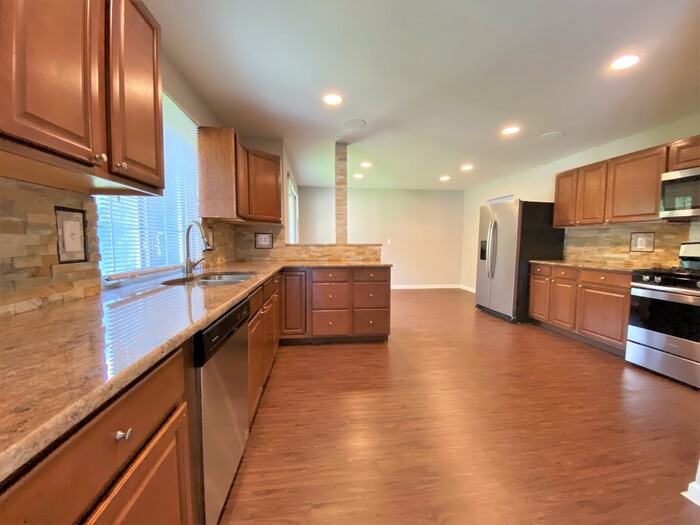 1 Cambridge Rd - Photo 3 of 18