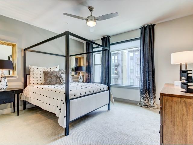 1614 East 6th Street - Photo 3 of 7