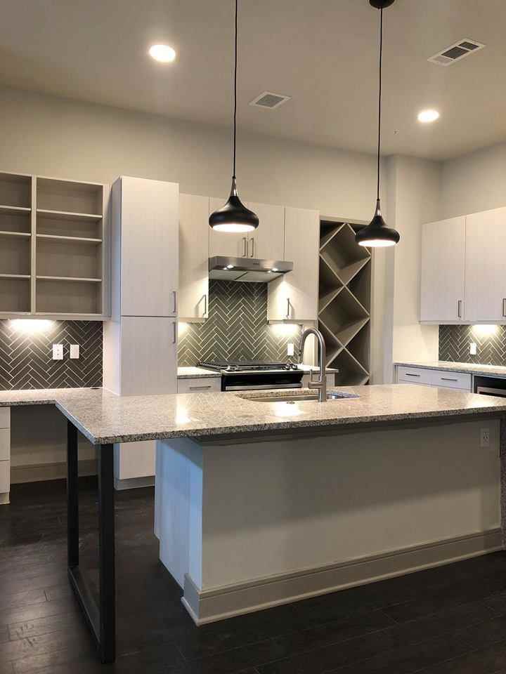 1614 East 6th Street - Photo 2 of 7