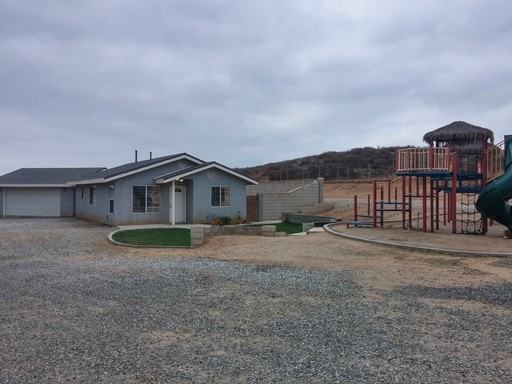 12223 Elm Ave - Photo 2 of 9