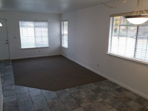 12223 Elm Ave - Photo 3 of 9