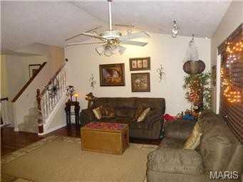 818 Sheraton Ln - Photo 2 of 13