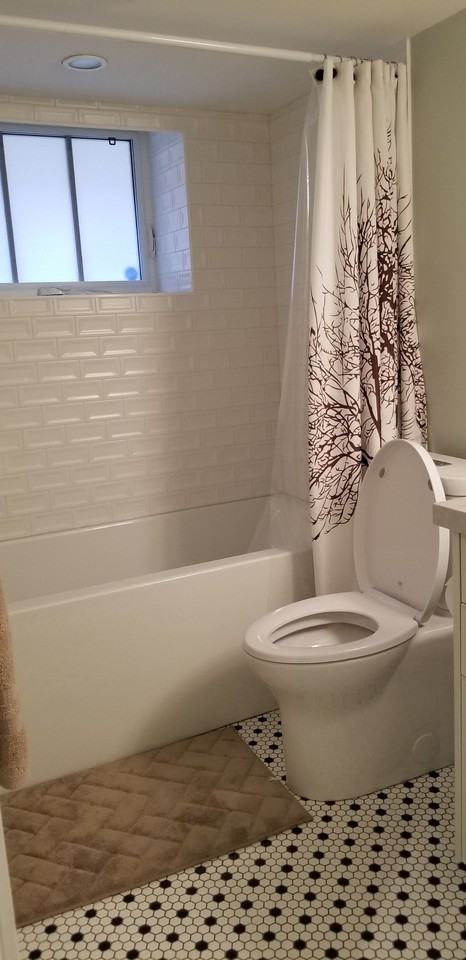 292 Carlton Street Basement A - Photo 2 of 8