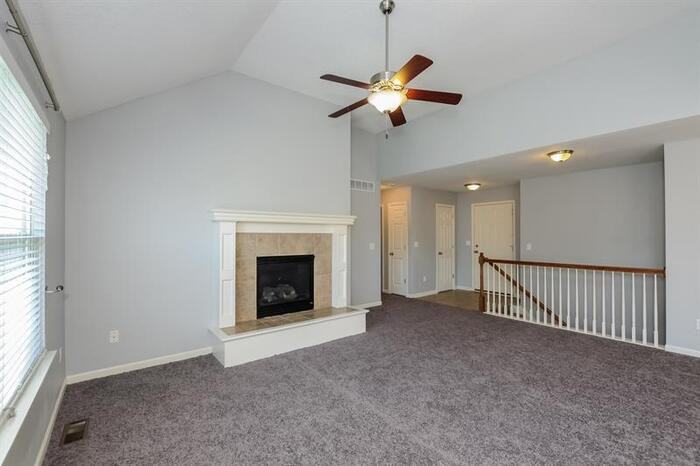 525 E Cheyenne St - Photo 2 of 11