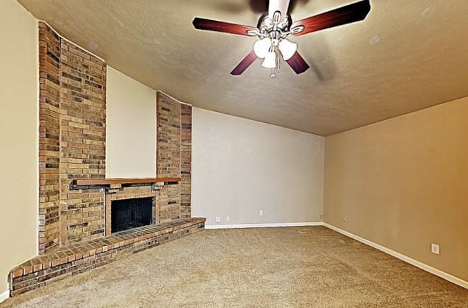 405 S Judd St - Photo 3 of 18