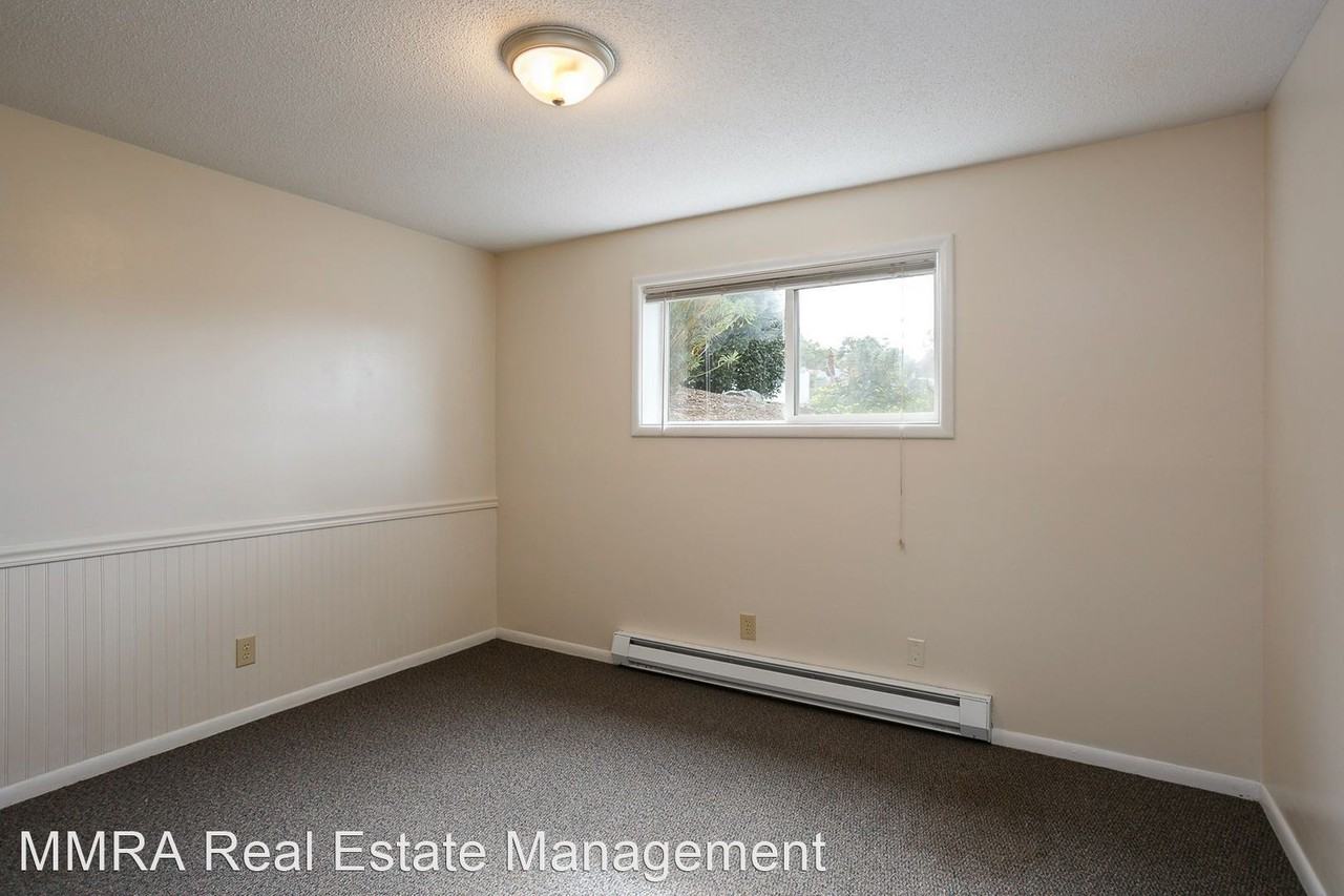 619 11TH ST - Photo 2 of 50