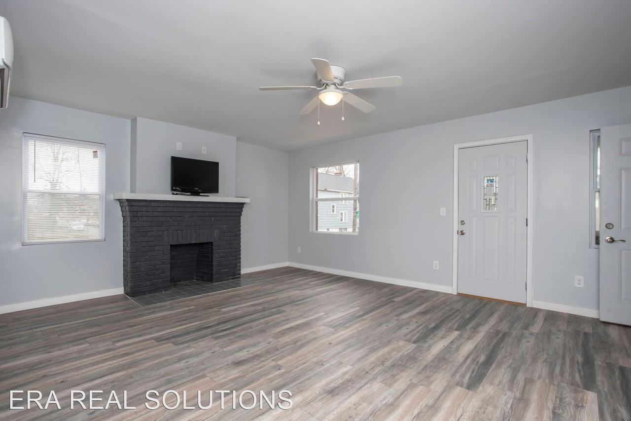 1092-1094 Oakwood Avenue - Photo 3 of 8