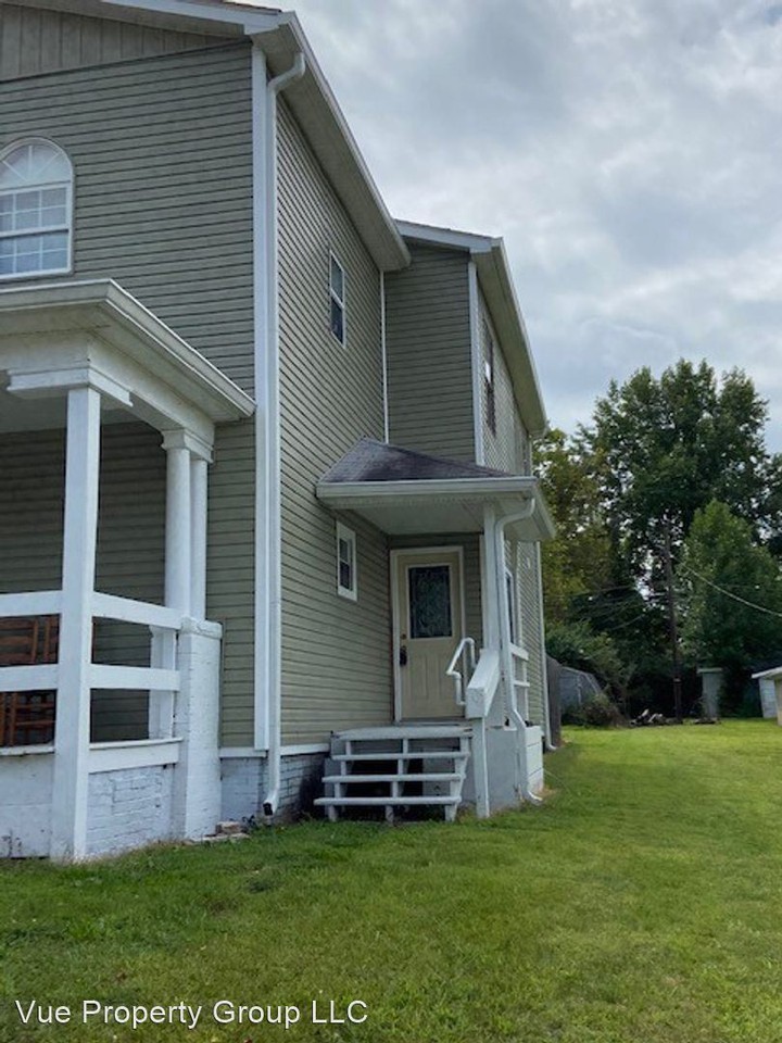 409 East Main Street - Photo 2 of 14