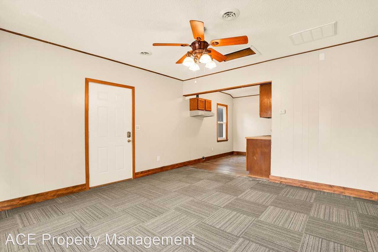 3326 Cottonwood Street - Photo 3 of 9