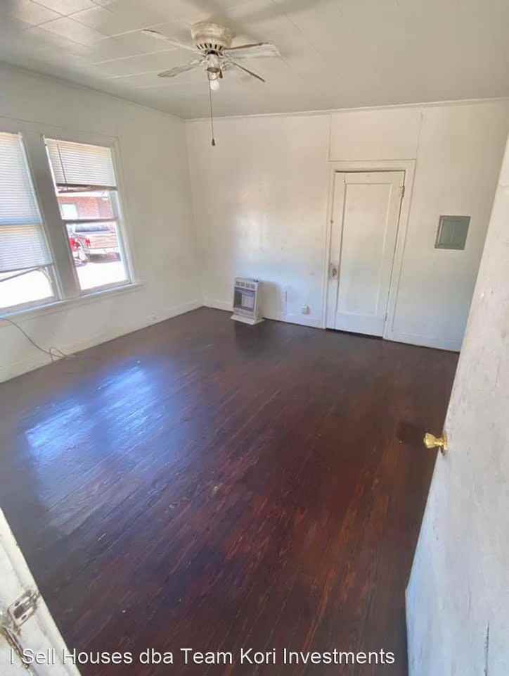 312 D NW - Photo 2 of 3