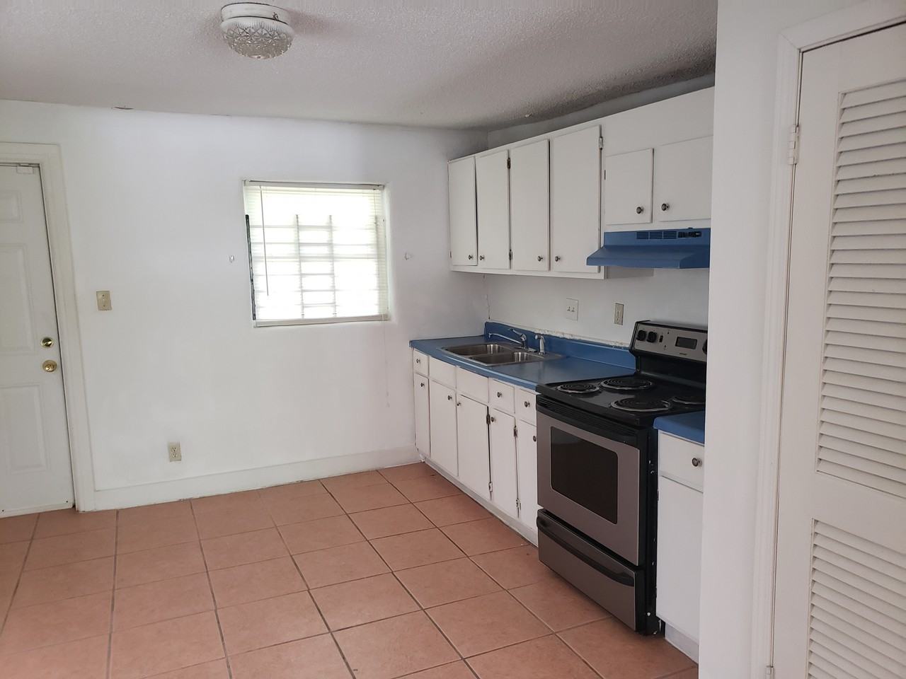 1070 Ollie Cir NW - Photo 2 of 16