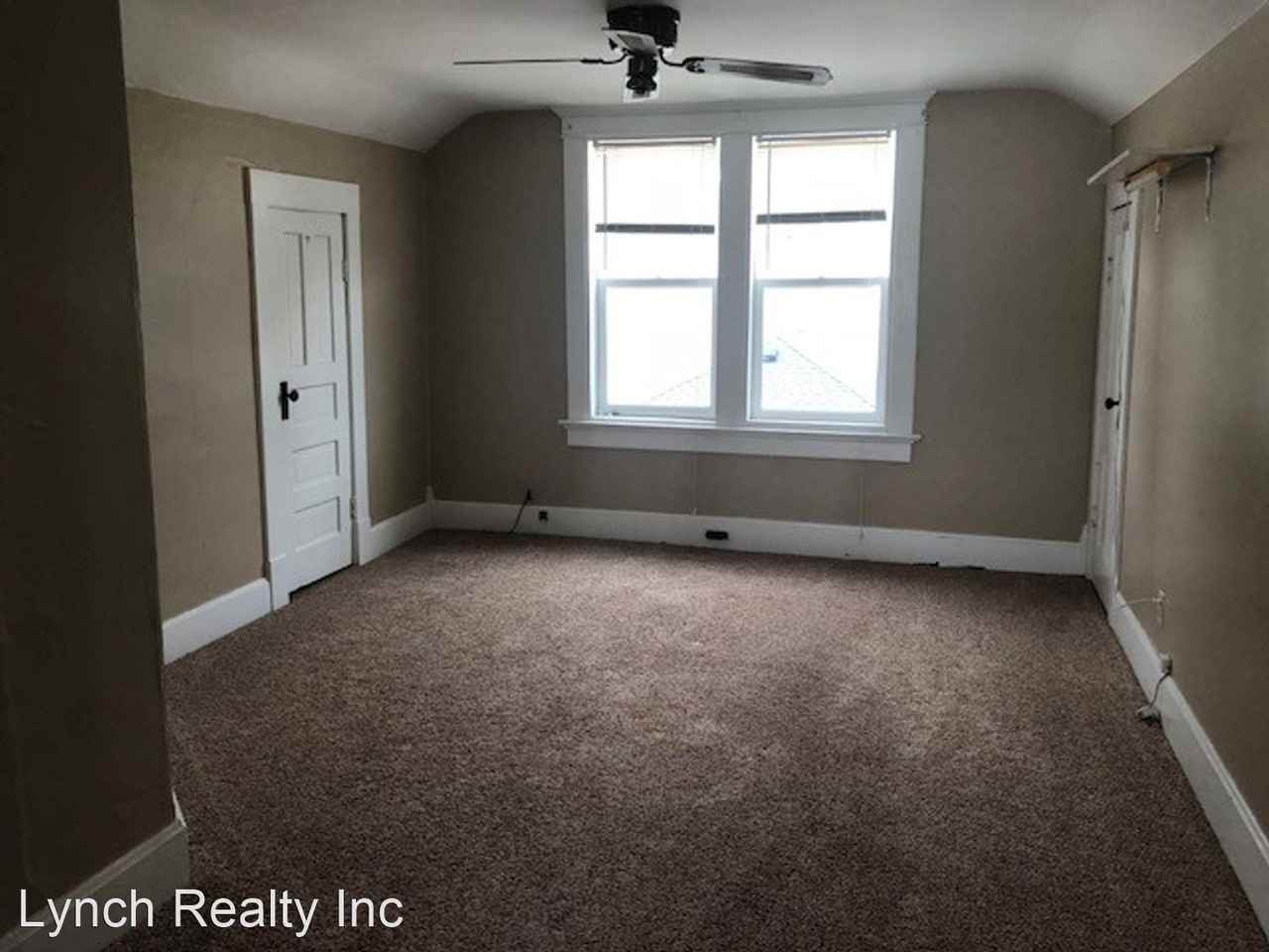 203 E Walnut St - Photo 3 of 6