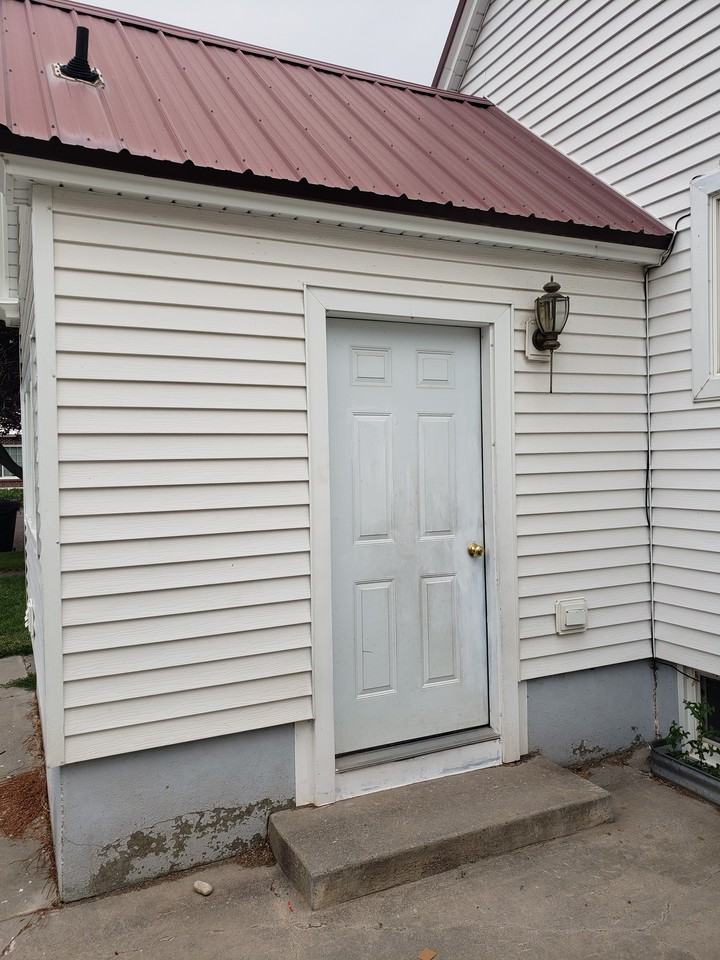 309 1/2 S Milton Ave - Photo 2 of 11