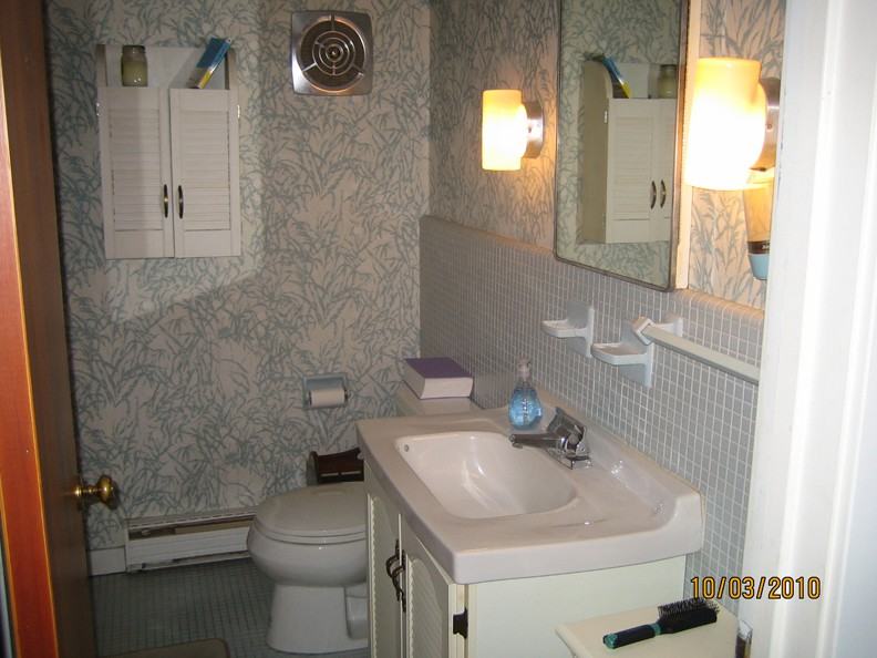 319 W Sycamore St - Photo 2 of 13