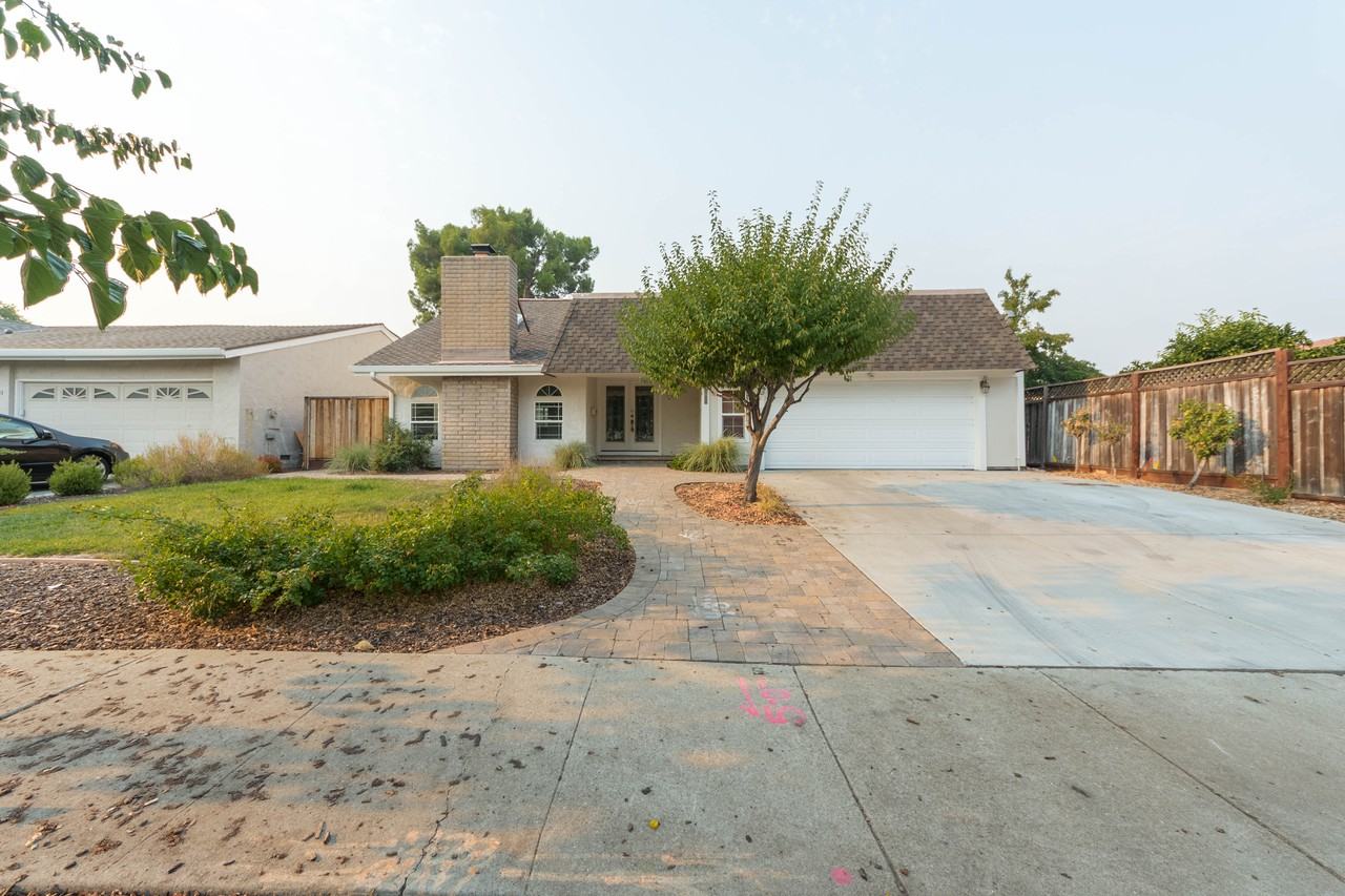 6407 Berwickshire Way - Photo 3 of 20