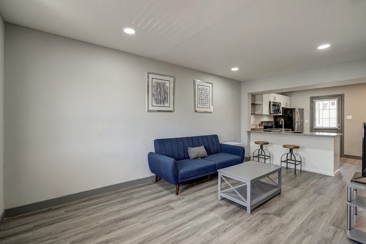 2001 Lakeview Ave - Photo 3 of 43