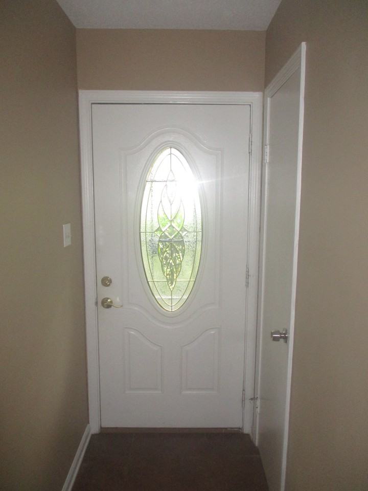 892 Hackberry Dr - Photo 2 of 10