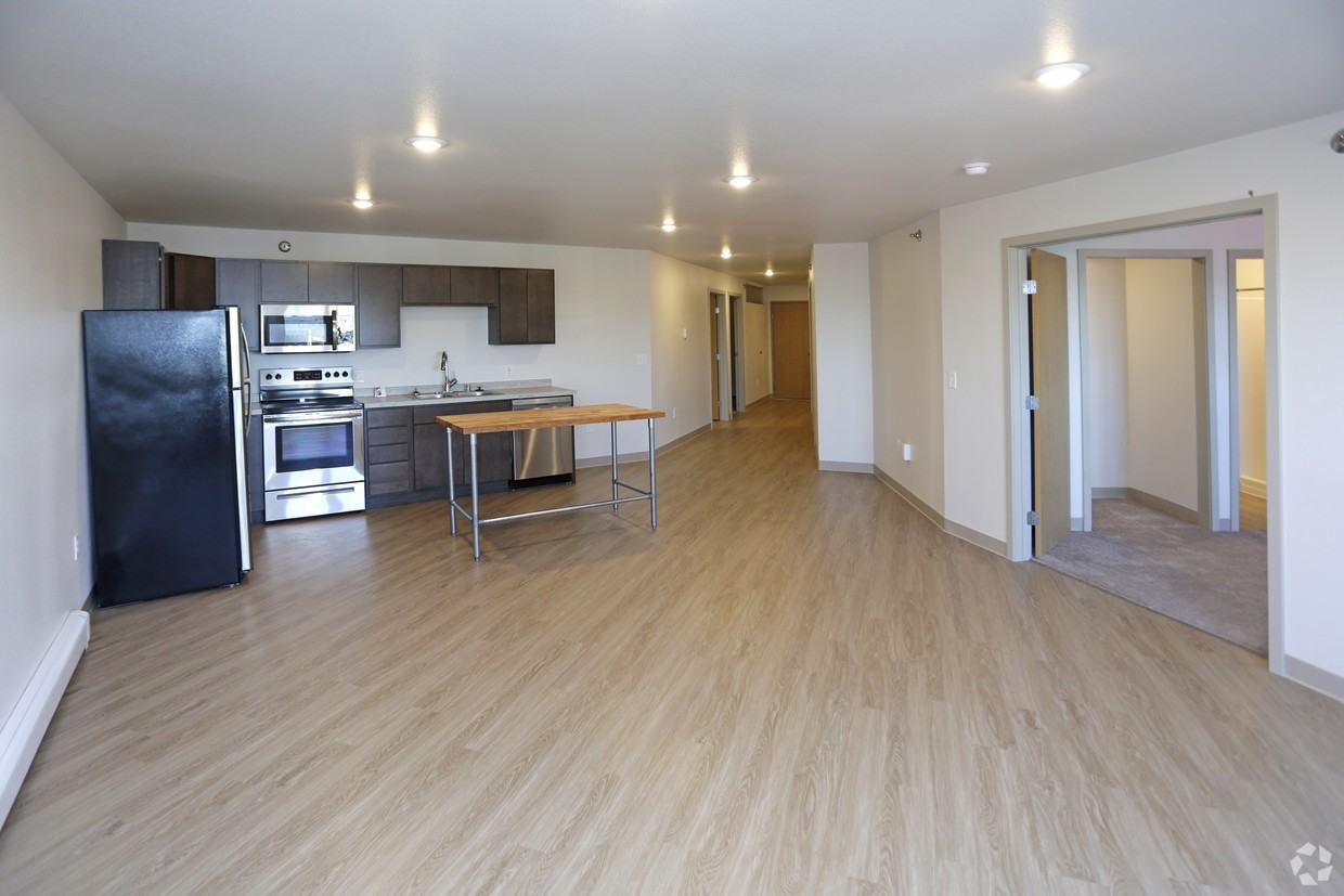 801 Main Ave - Photo 2 of 5