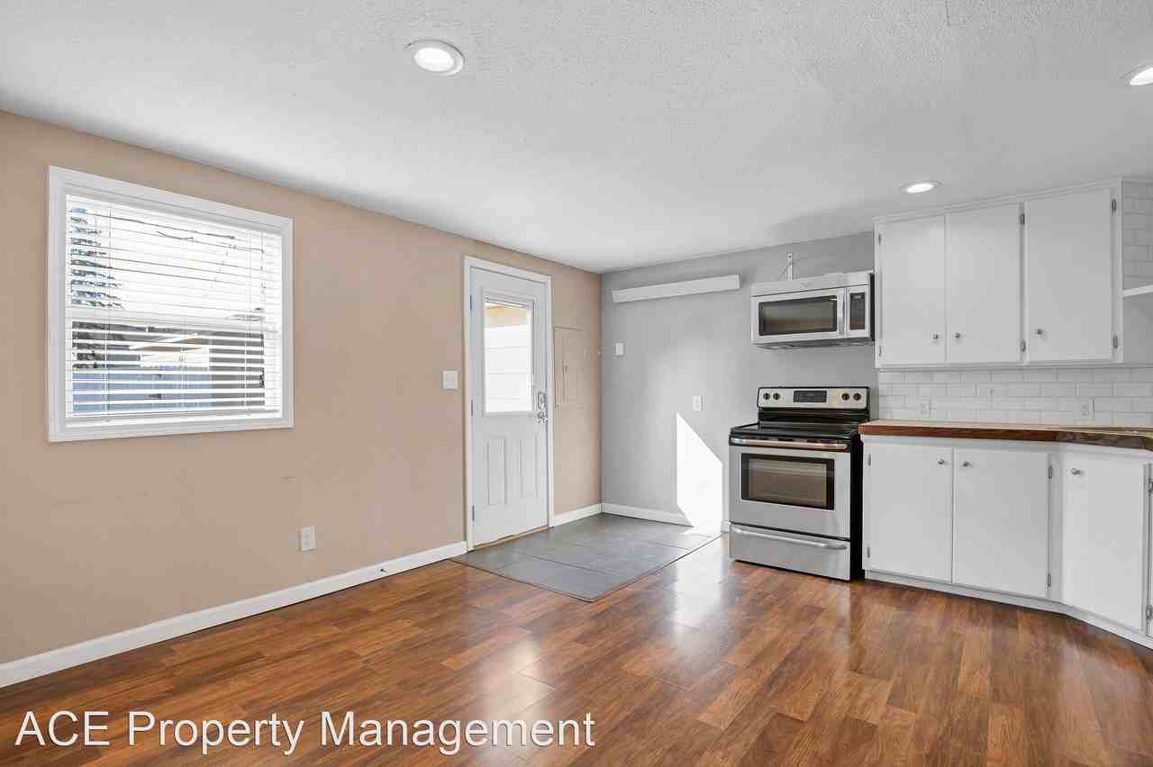 2108 6th Street - Photo 2 of 9