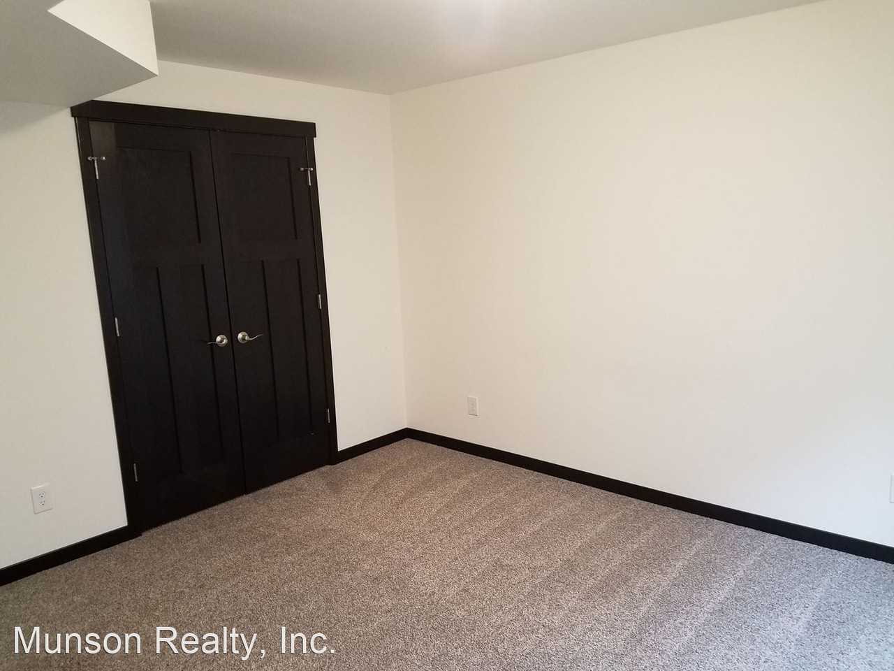 1607 Maple Dr - Photo 2 of 18