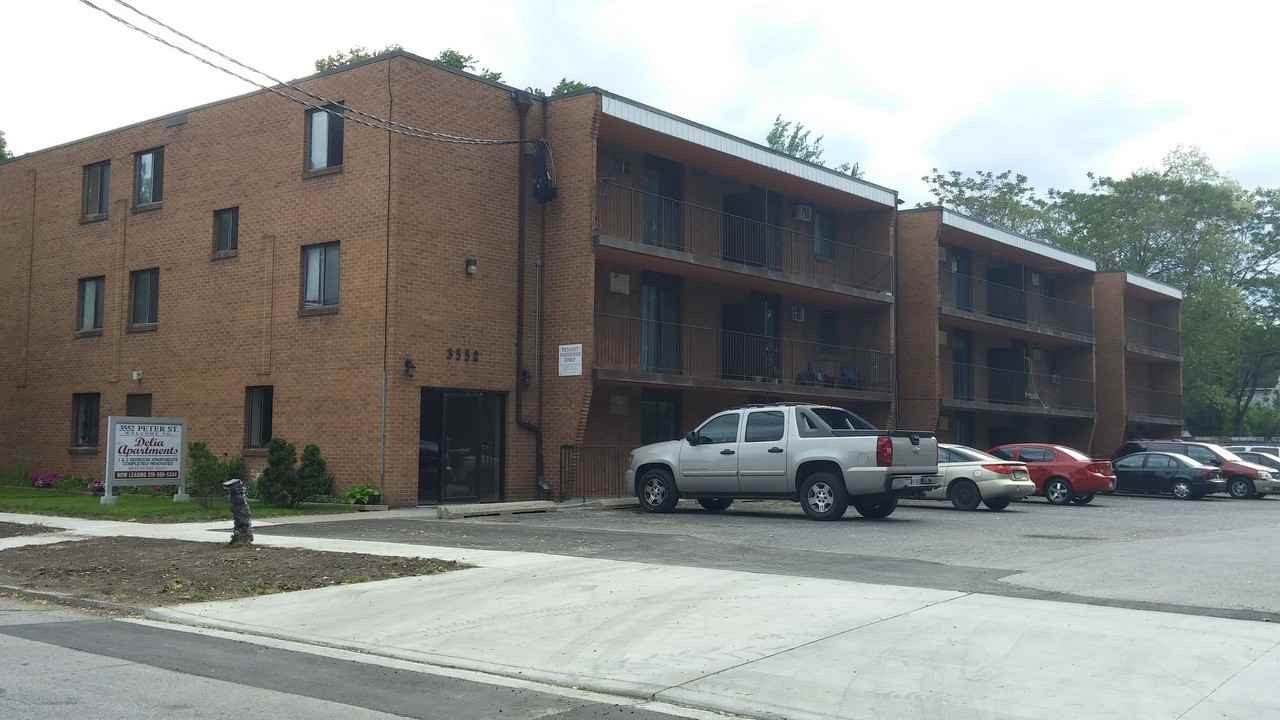 3552 Peter St - Photo 2 of 4