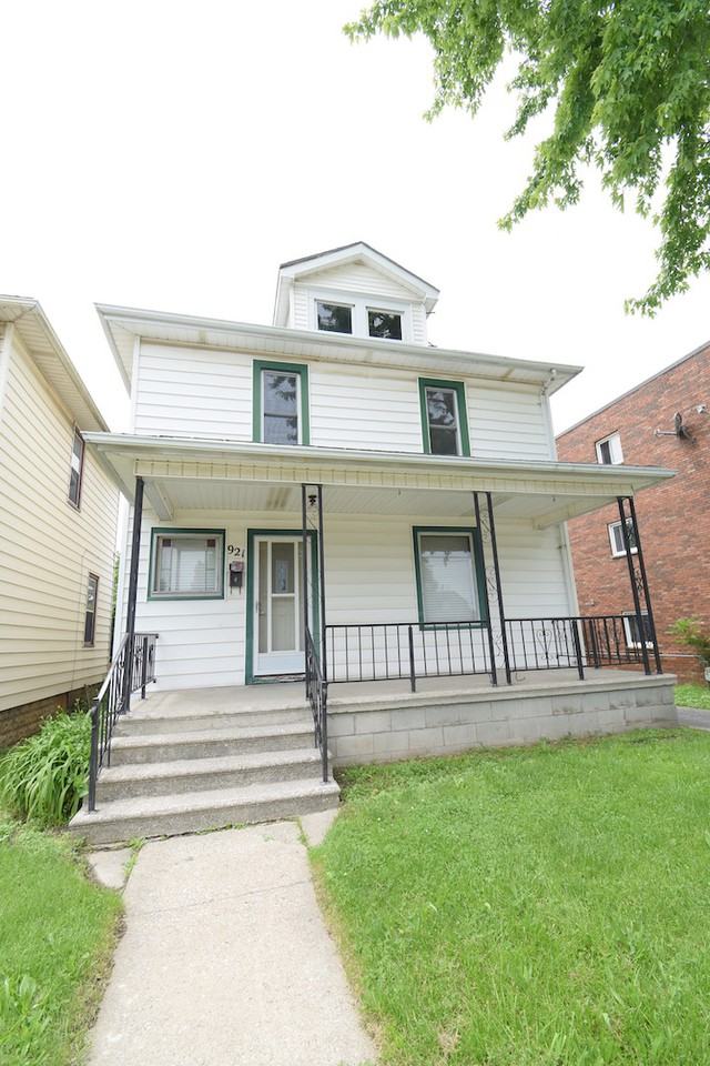 921 Campbell Ave Apartments in University, Windsor, ON N9B 2J4 Zumper