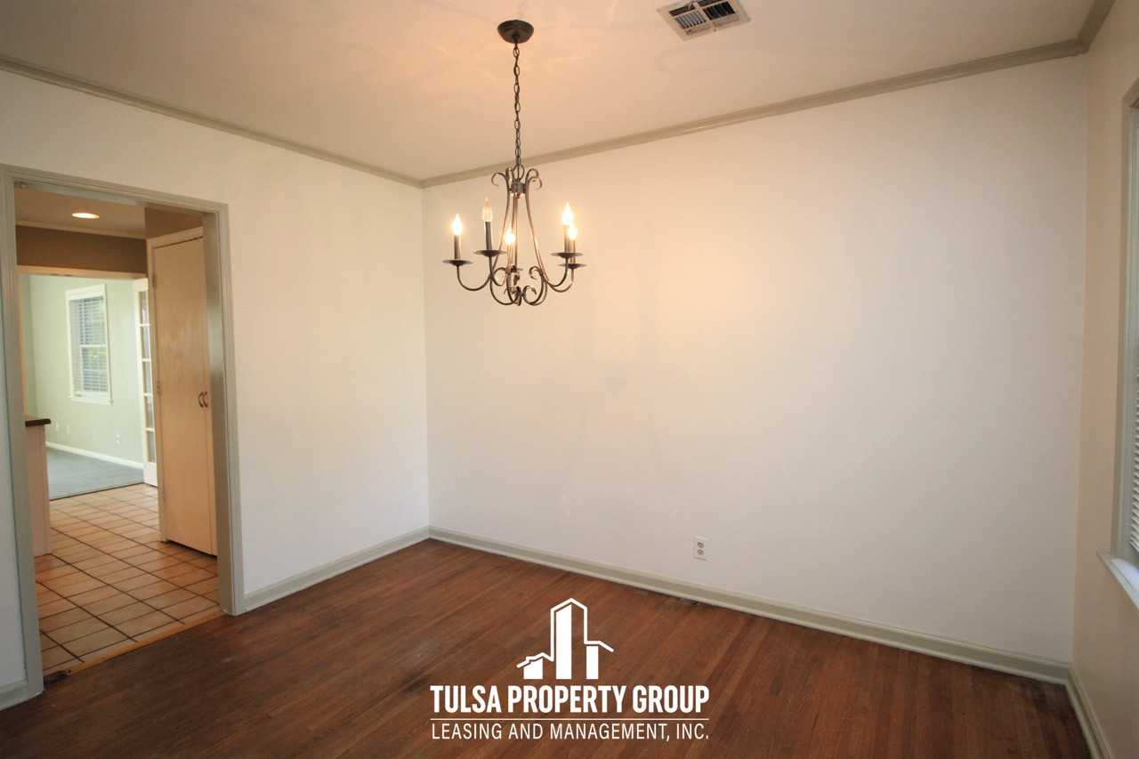 2210 S Delaware Ct - Photo 3 of 12