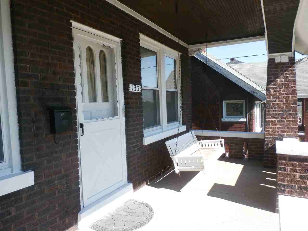 133 Harvard Pl - Photo 2 of 15