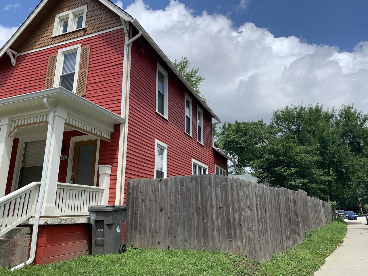 1820 E 12th St - Photo 2 of 28