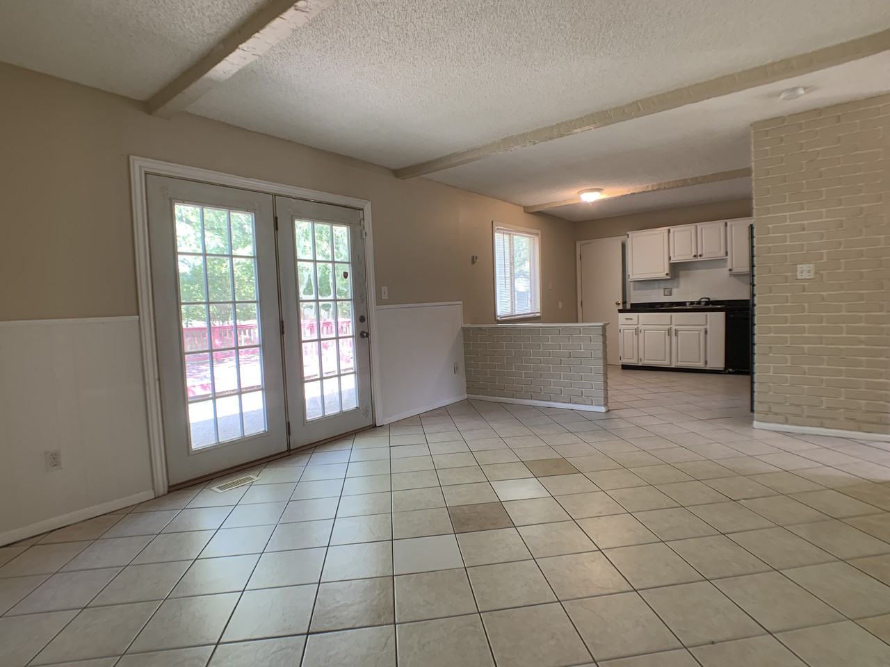 9466 Burrwood Cir - Photo 3 of 18