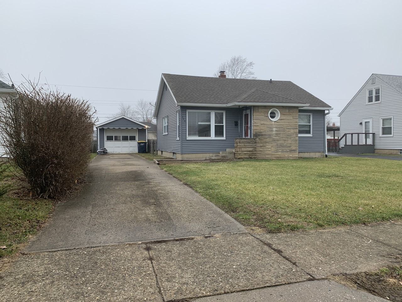 320 N 13th Ave - Photo 3 of 32