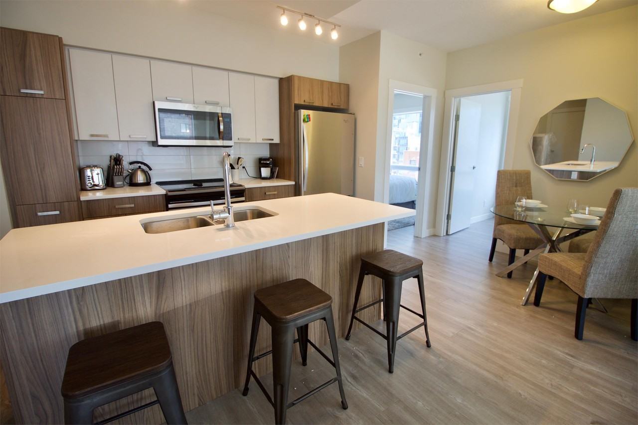 10410 10410 102 Avenue Northwe Street - Photo 2 of 12