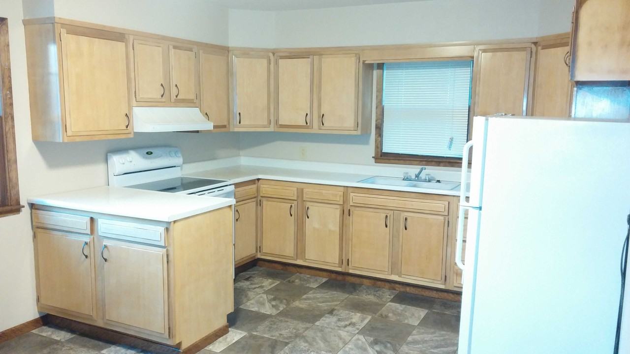 120 N 4th St - Photo 2 of 19