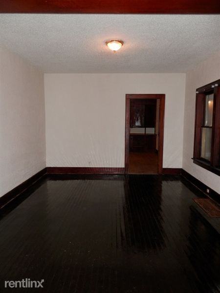 231 Amity Ave - Photo 3 of 12
