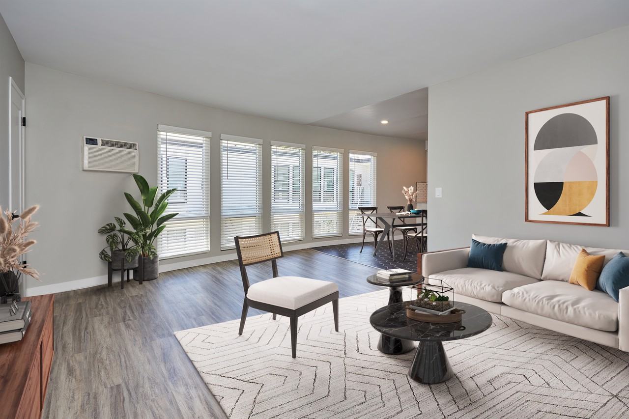 Aiden on Ash - Photo 6 of 9