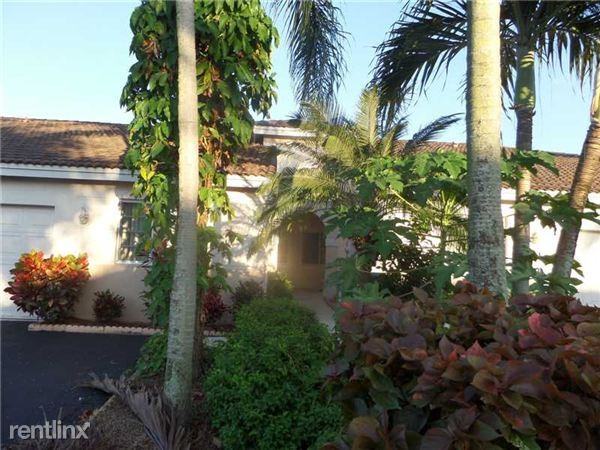 1811 SW 118th Ave #1811 - Photo 2 of 19