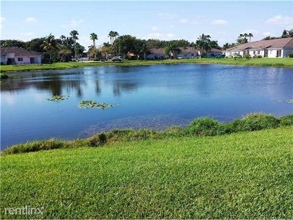 1811 SW 118th Ave #1811 - Photo 3 of 19