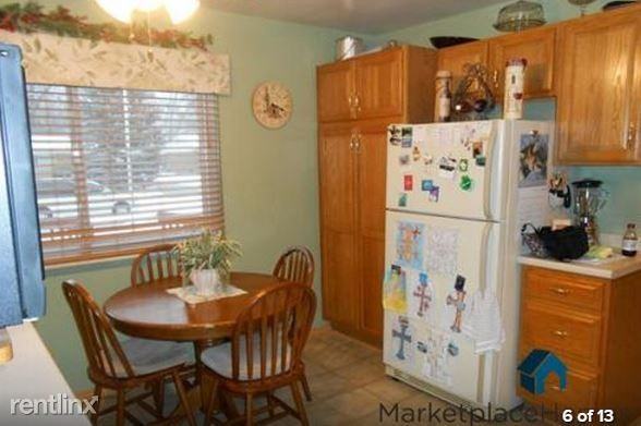 41733 Arthur St - Photo 3 of 9