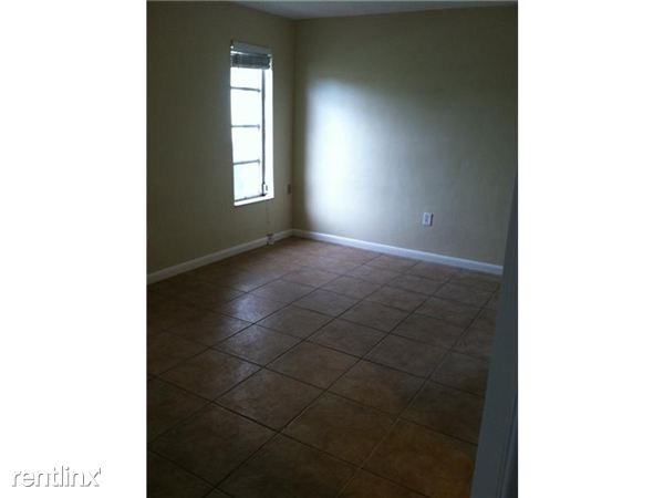 8618 Beekman Dr - Photo 2 of 7