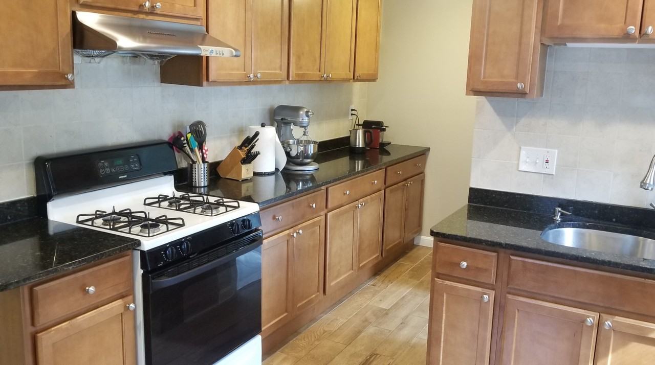 8 Hill St - Photo 3 of 23