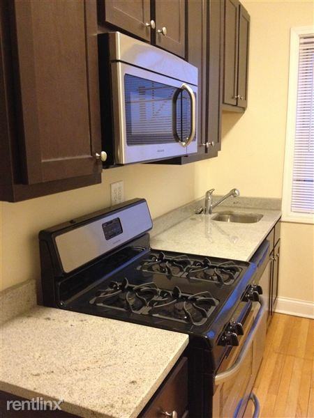 2314 W Granville Ave - Photo 2 of 10