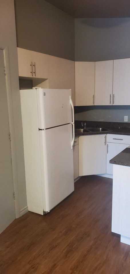 441 Marion Street - Photo 3 of 6