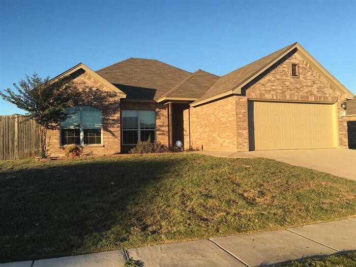 245 Kennedy Ct - Photo 3 of 19