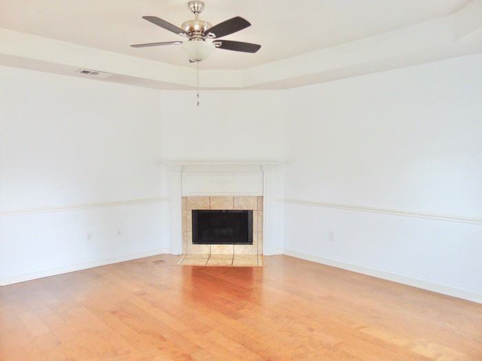 1543 Chelsea Ln - Photo 3 of 14